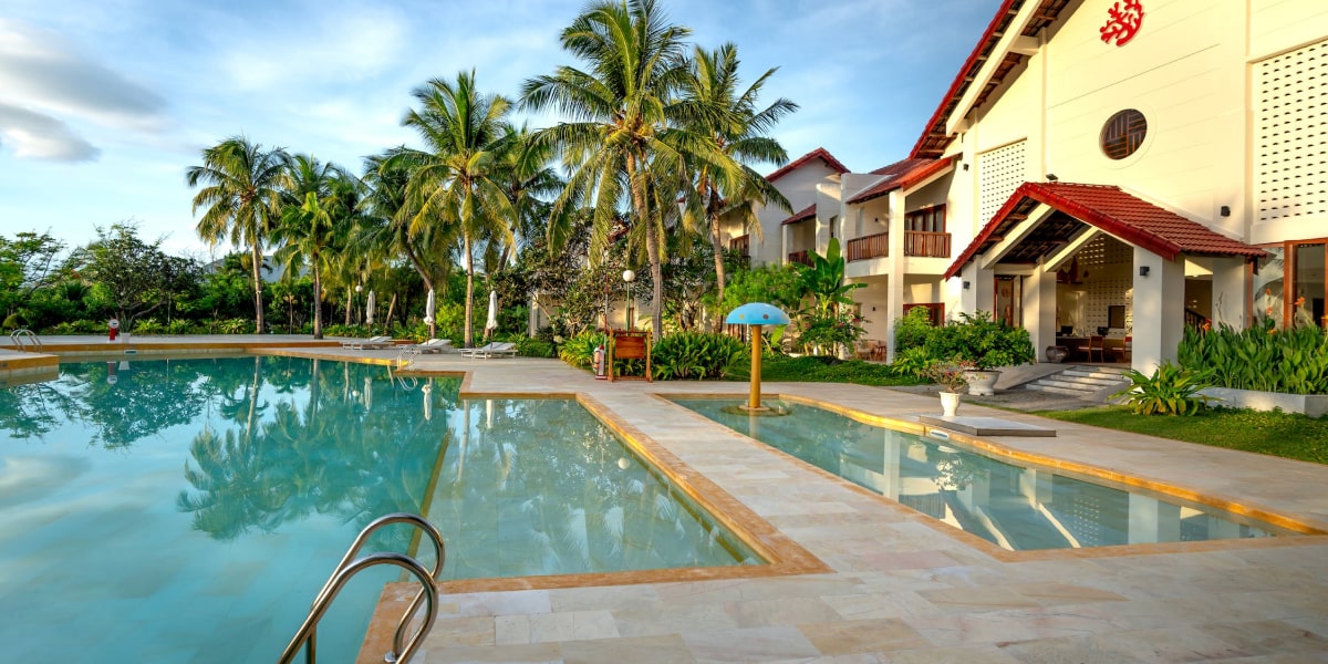 Twin and double room contain two beds space